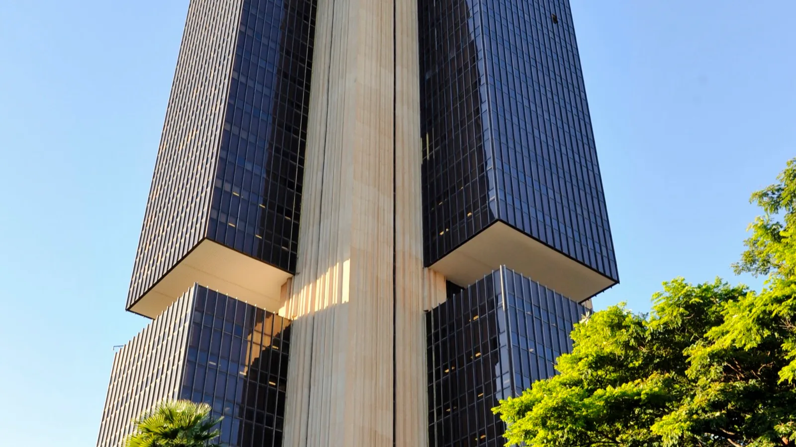Recorte horizontal das torres do edifício-sede do Banco Central do Brasil